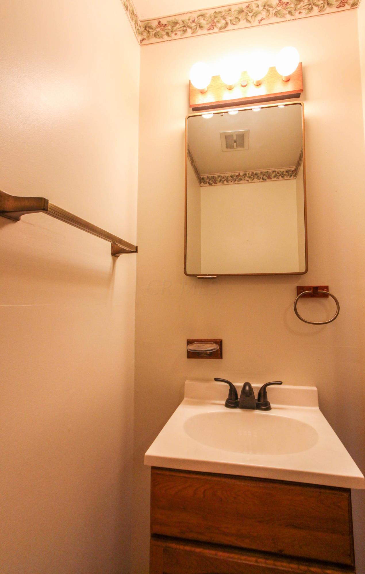 7540 Snyder Road Orient, OH 43146 - Photo 9 of 30 Gallery Image 9