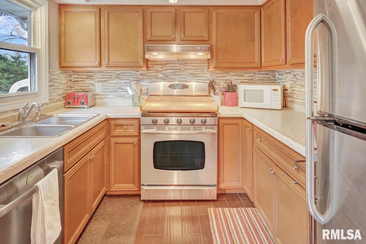 100 Yates Road Marquette Heights, IL 61554 - Photo 9 of 34 Gallery Image 9