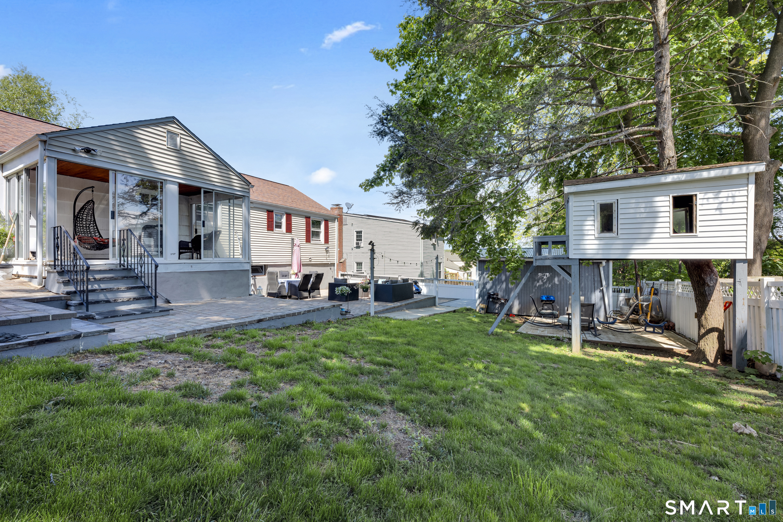 25 Crystal Street Wethersfield, CT 06109 - Photo 6 of 32