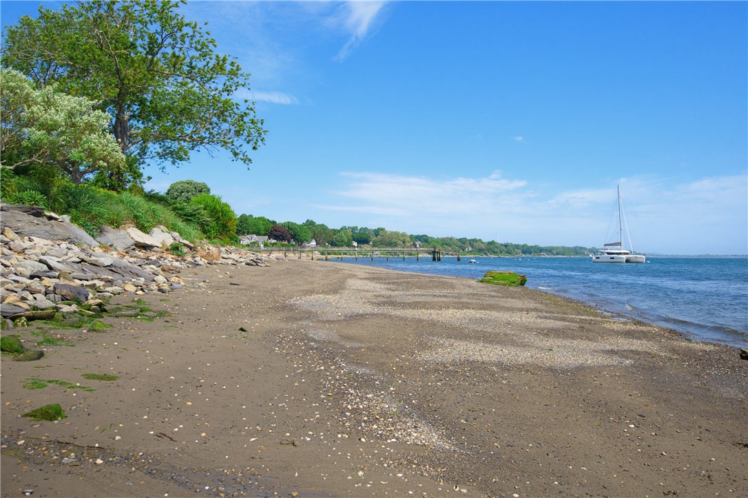 54 Oliver Hazard Perry Road Portsmouth, RI 02871 - Photo 3 of 28