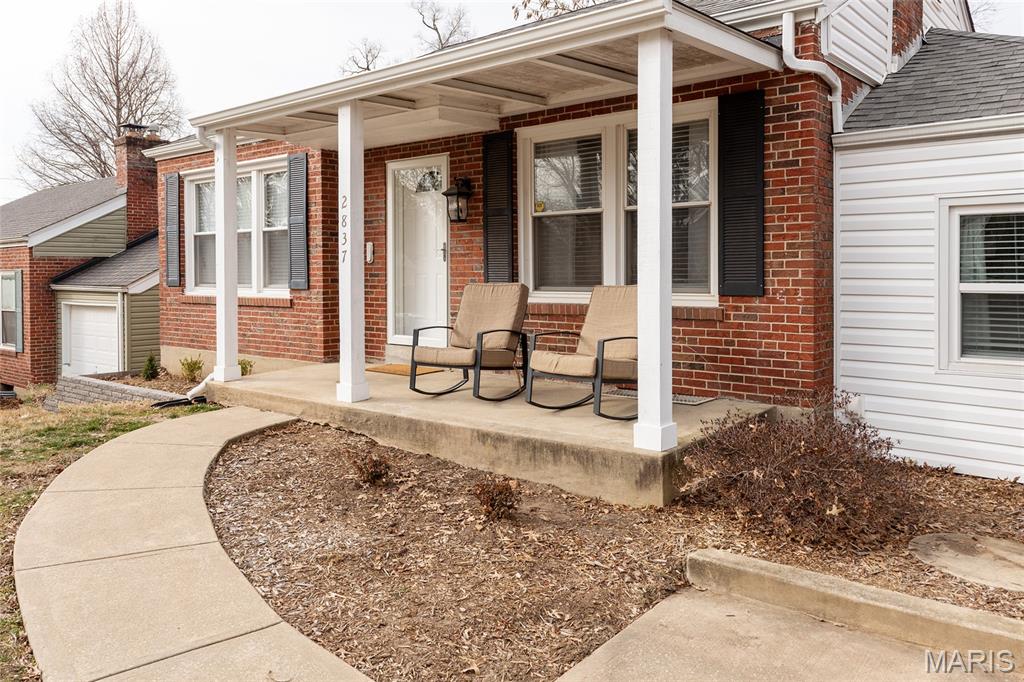 2837 Manderly Drive Brentwood, MO 63144 - Photo 2 of 22