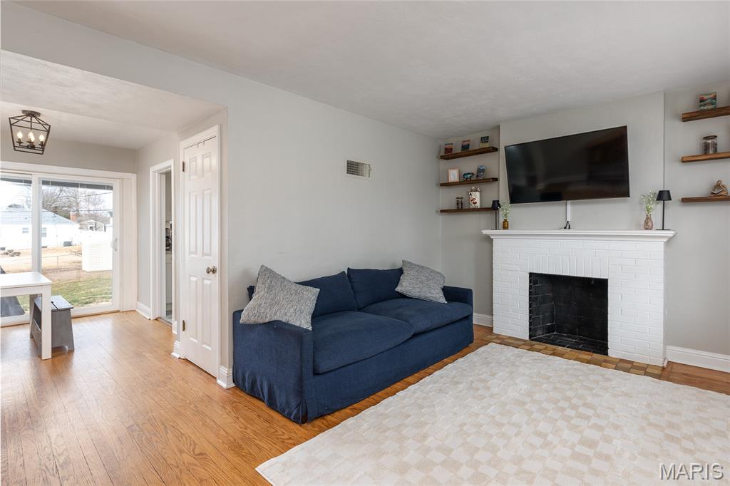 2837 Manderly Drive Brentwood, MO 63144 - Photo 3 of 22