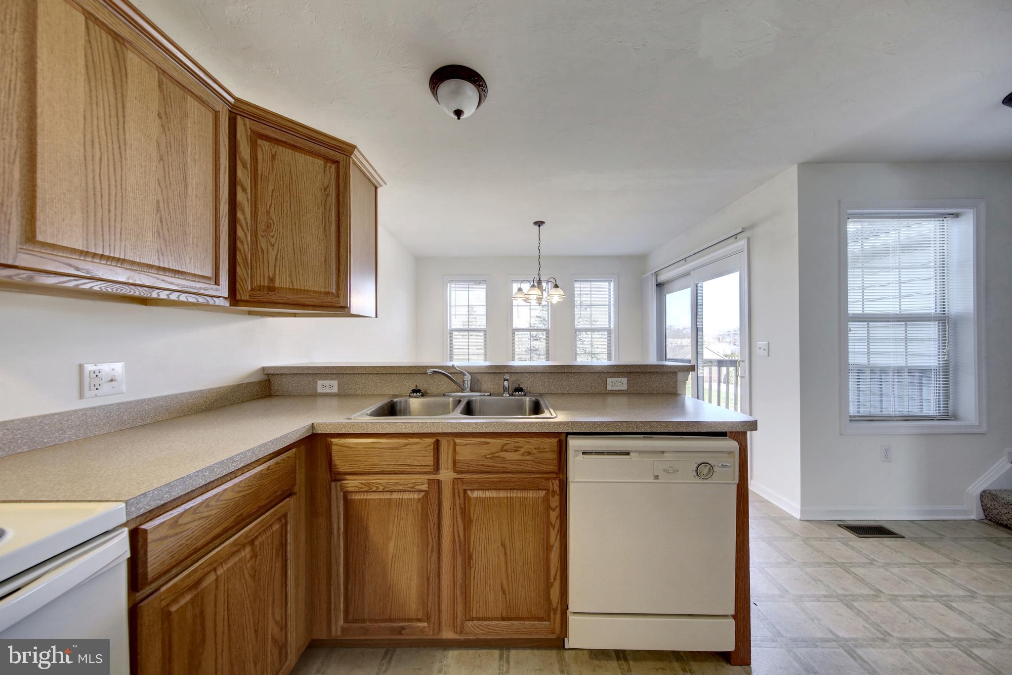 5 Shady Tree Court York, PA 17402 - Photo 8 of 35