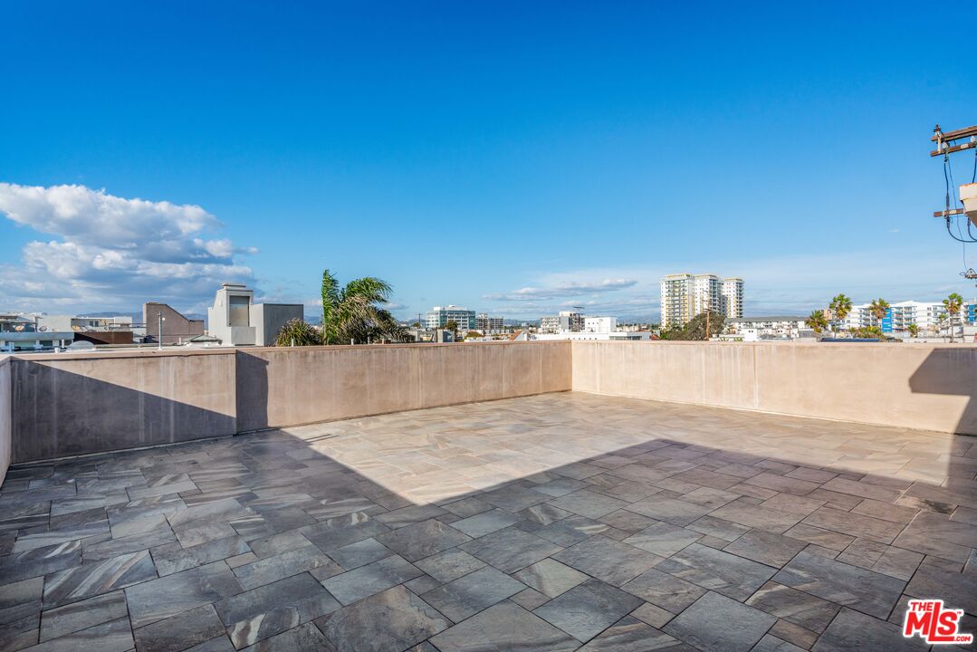 3711 Ocean Front Walk, Unit 3 Marina del Rey, CA 90292 - Photo 35 of 43