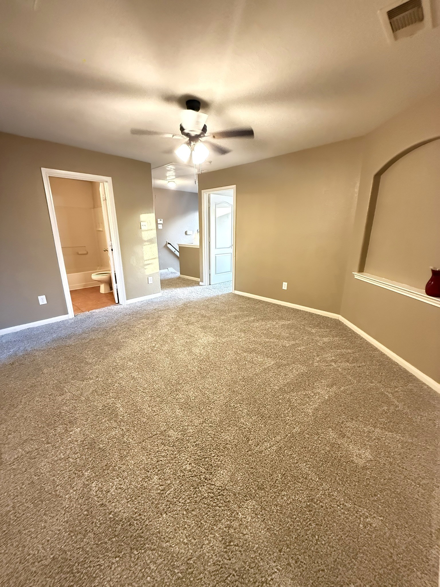 9429 Lambright Road Houston, TX 77075 - Photo 27 of 40 Looking to the stairs and full bath from bedroom #3.