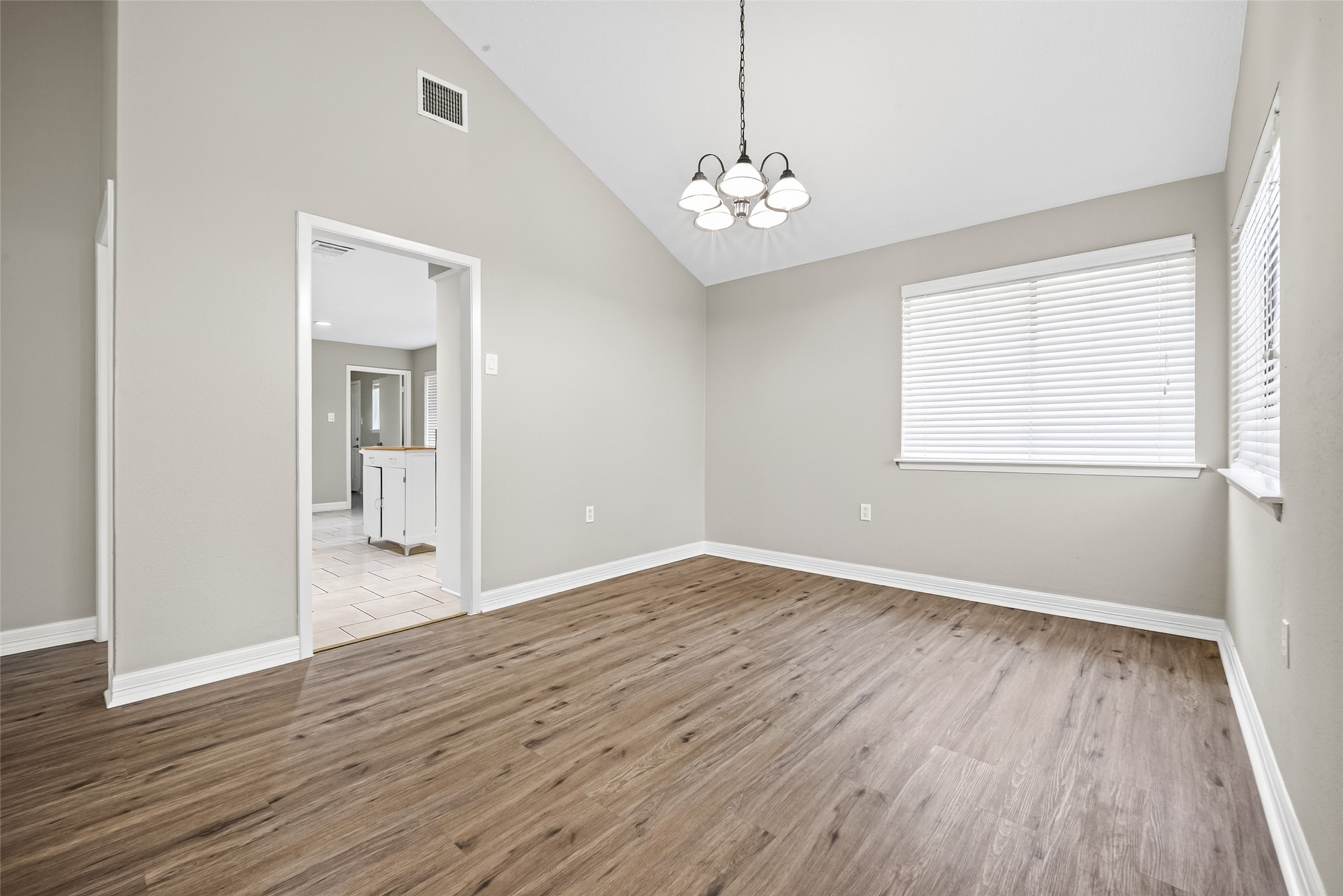 6122 Sanford Road Houston, TX 77096 - Photo 12 of 49