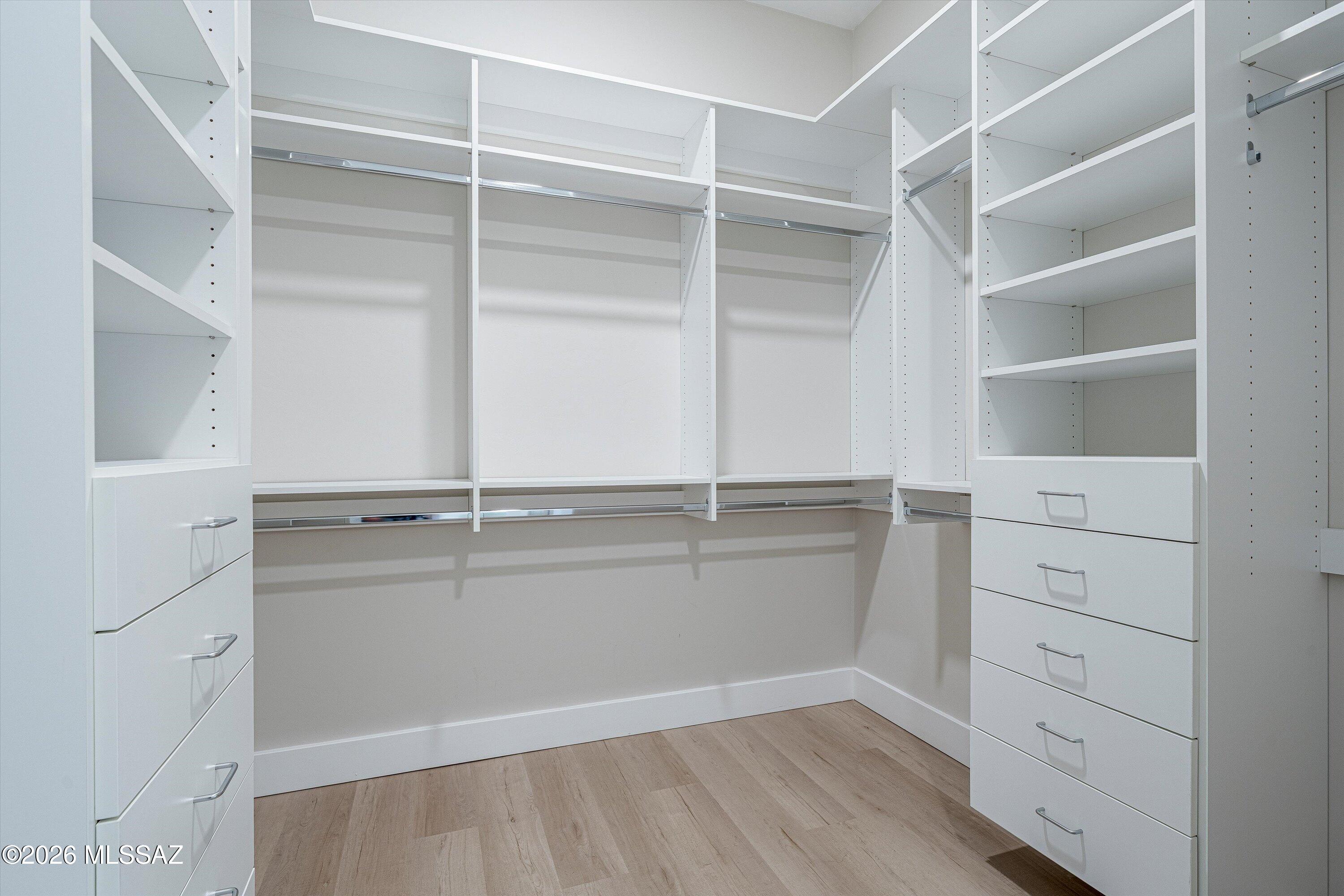 2042 East River Road, Unit 204 Tucson, AZ 85718 - Photo 23 of 28 21-Closet