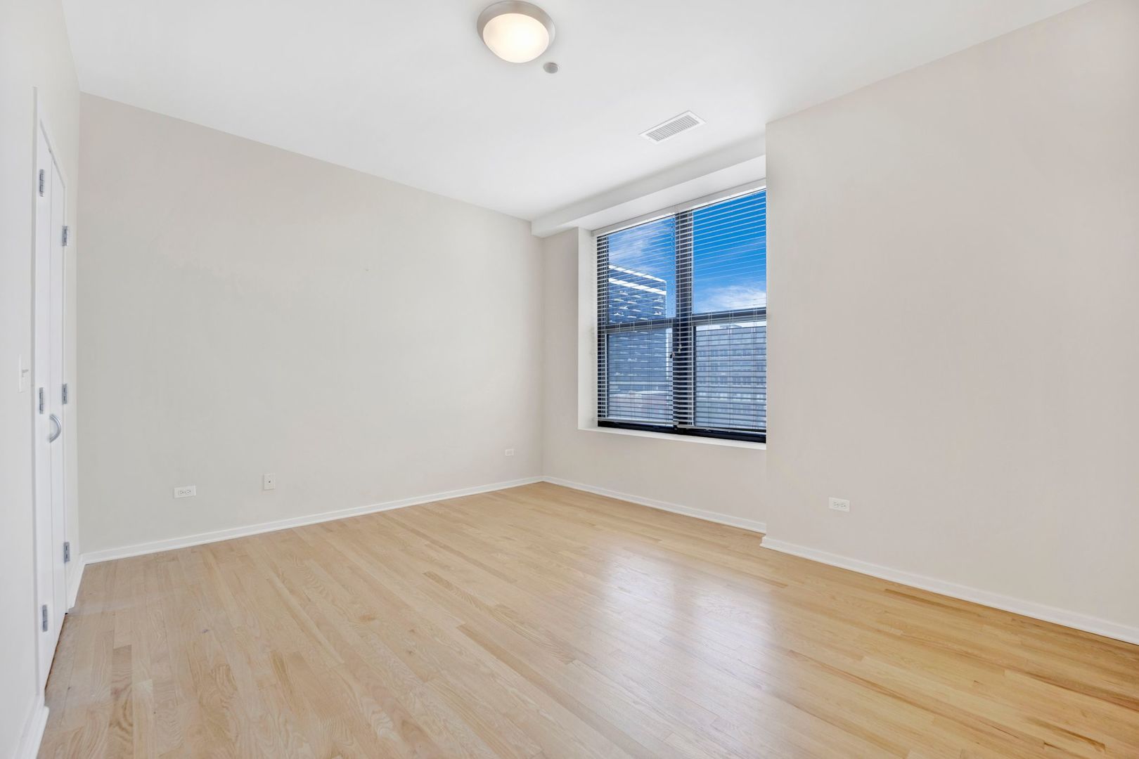 Undisclosed Address Chicago, IL 60610 - Photo 14 of 36