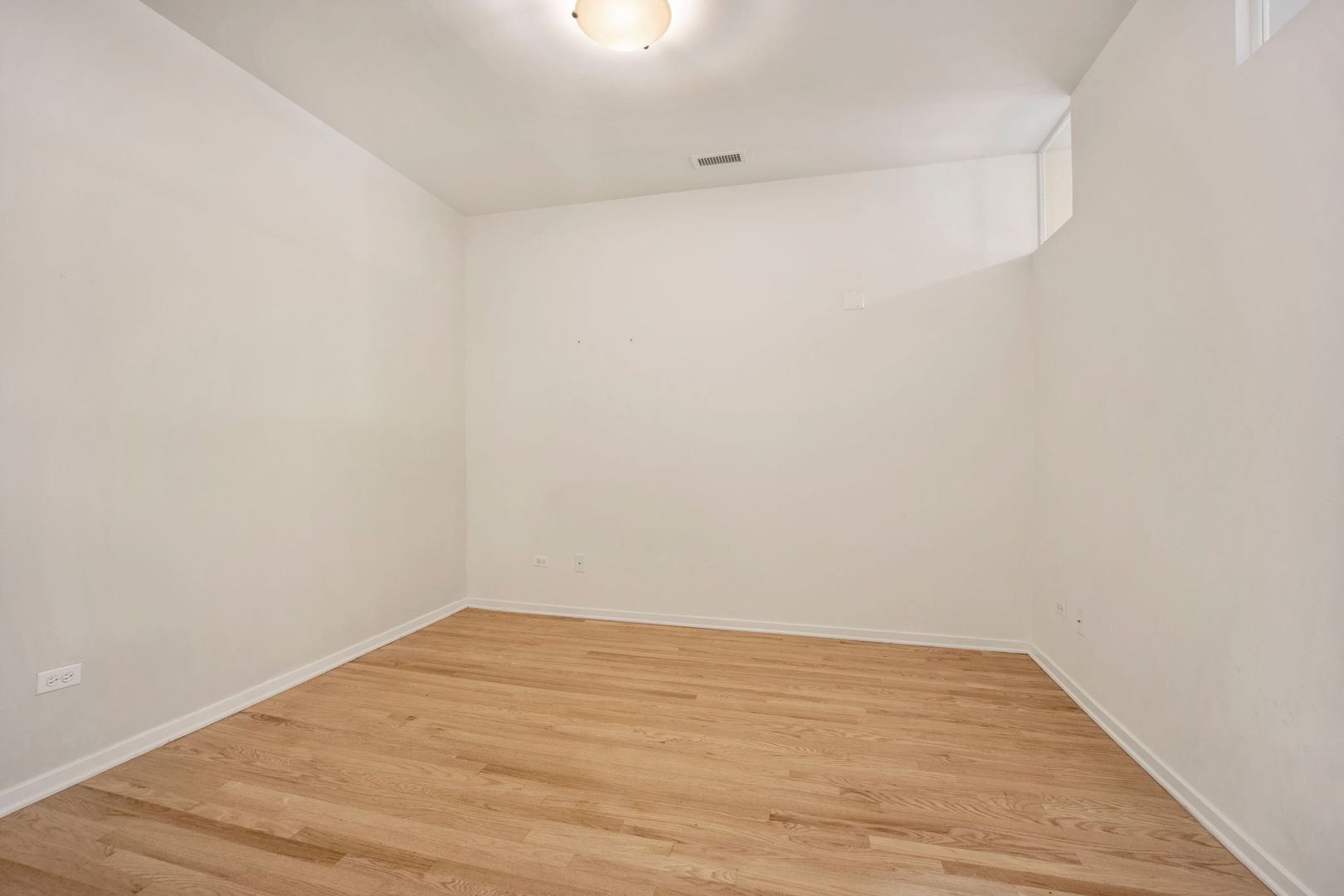 Undisclosed Address Chicago, IL 60610 - Photo 20 of 36