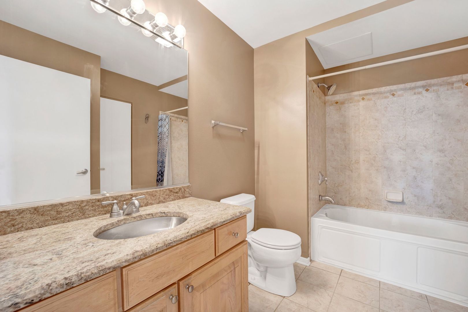 Undisclosed Address Chicago, IL 60610 - Photo 23 of 36