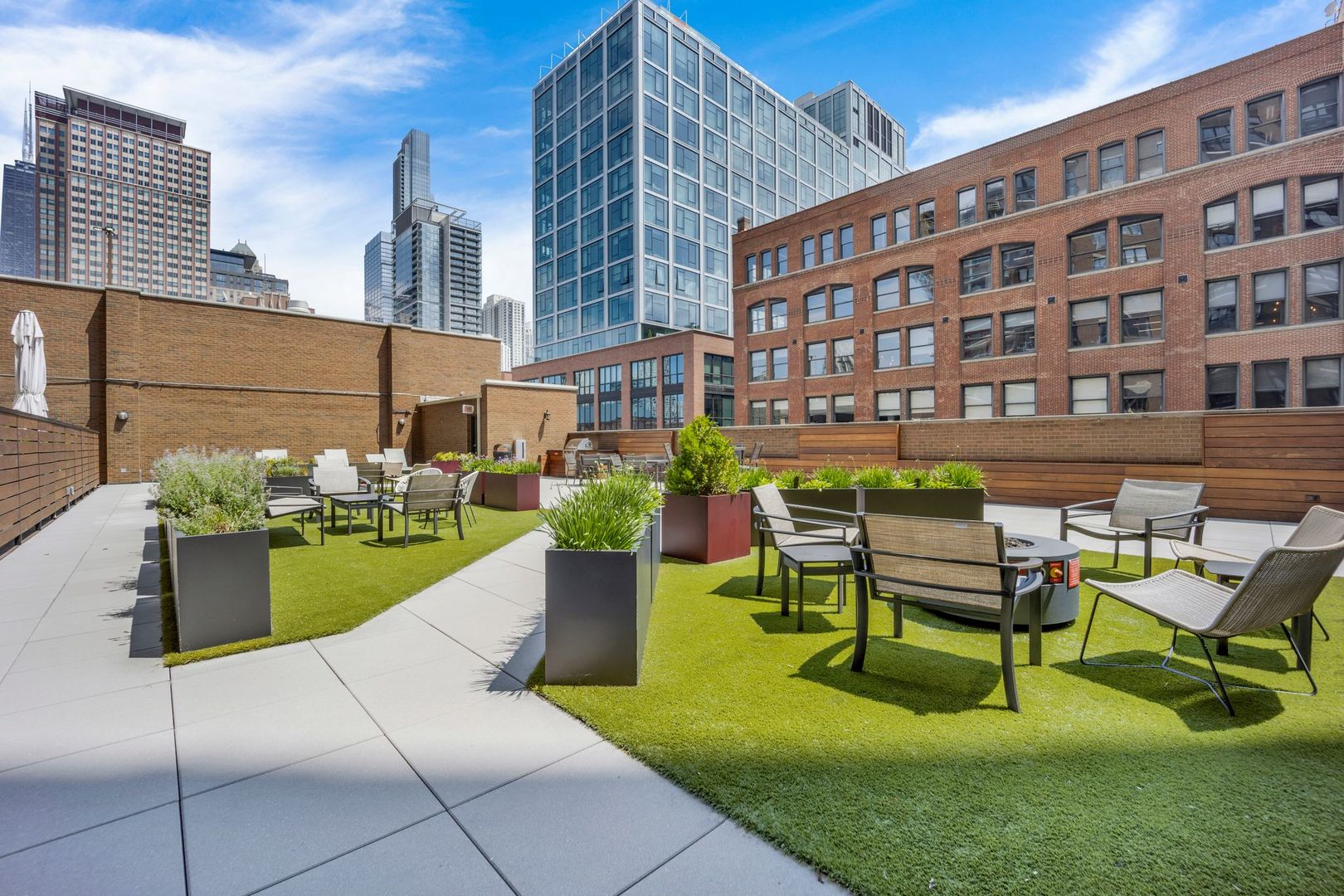 Undisclosed Address Chicago, IL 60610 - Photo 25 of 36