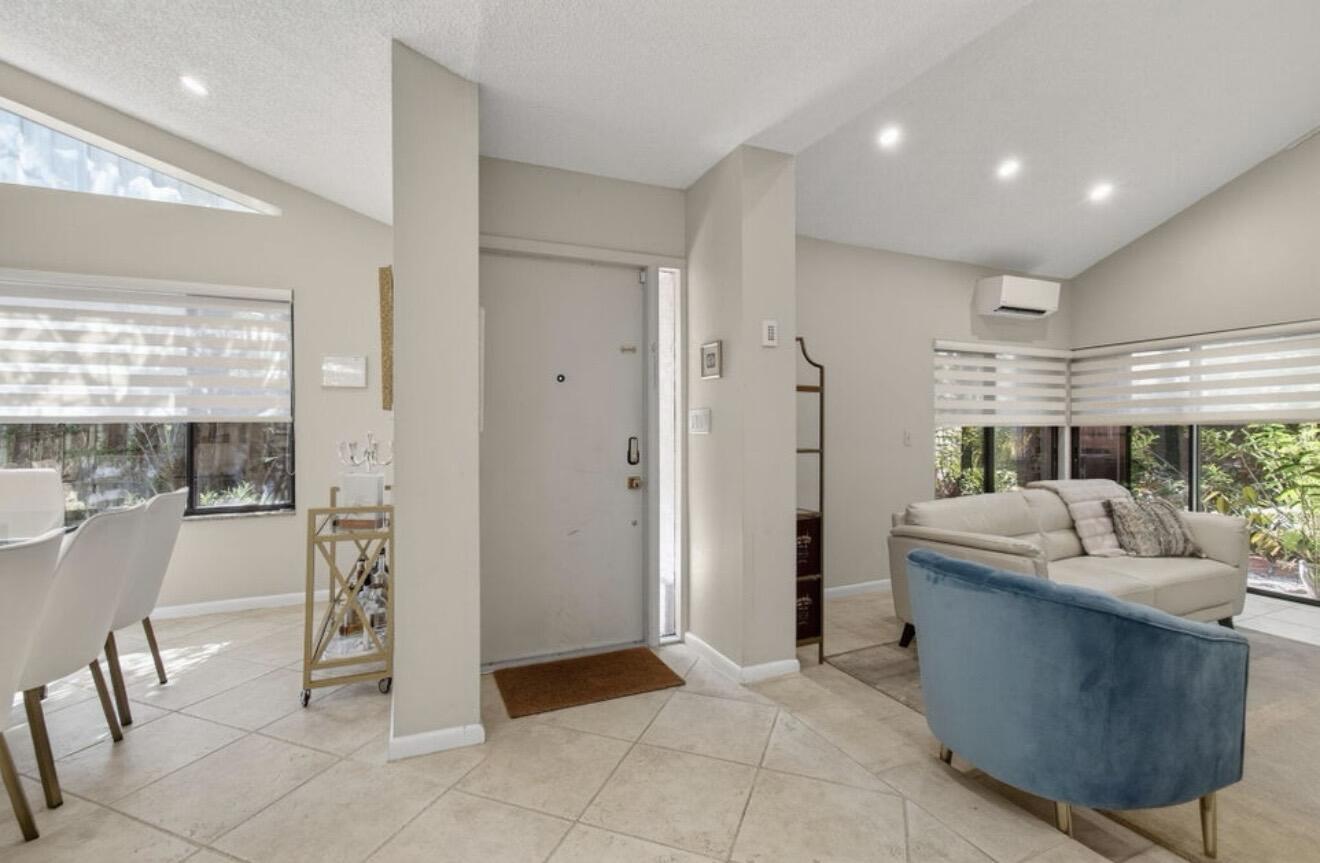 7745 Stanway Place Boca Raton, FL 33433 - Photo 7 of 37 Foyer