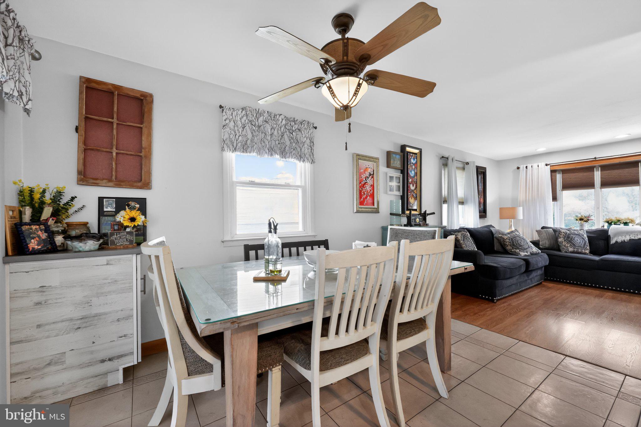 1121 Wynnbrook Road Secane, PA 19018 - Photo 11 of 36 Bright and inviting living space.