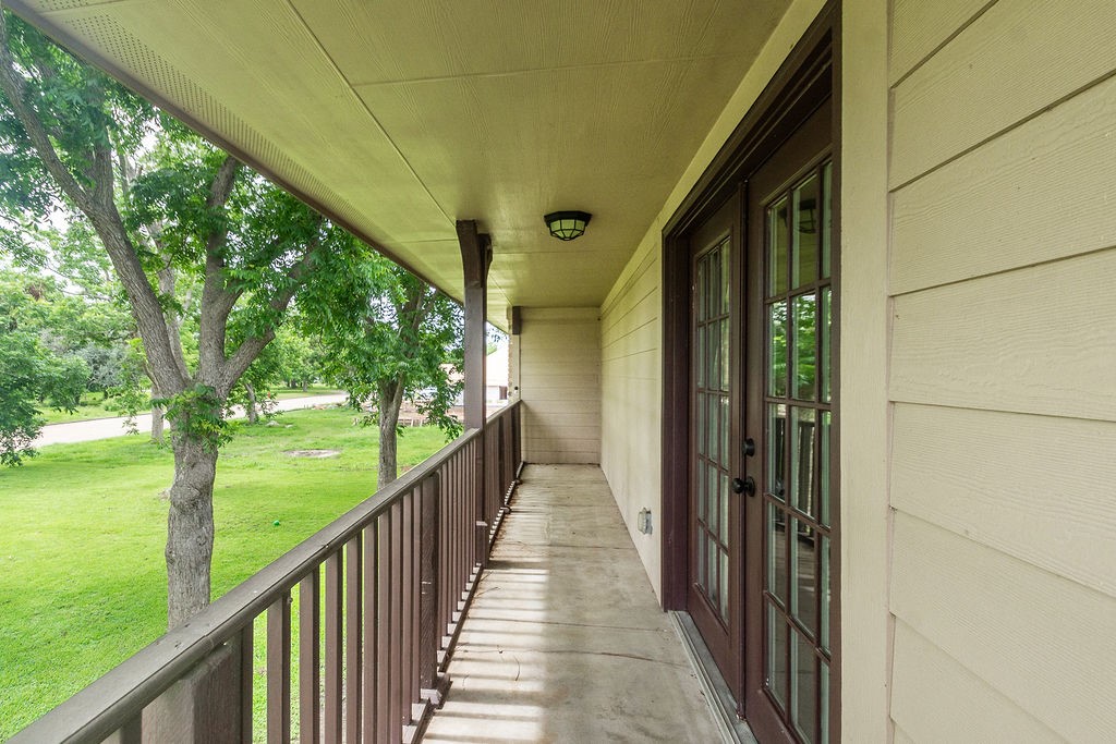 1055 South Anderson Street Angleton, TX 77515 - Photo 15 of 23