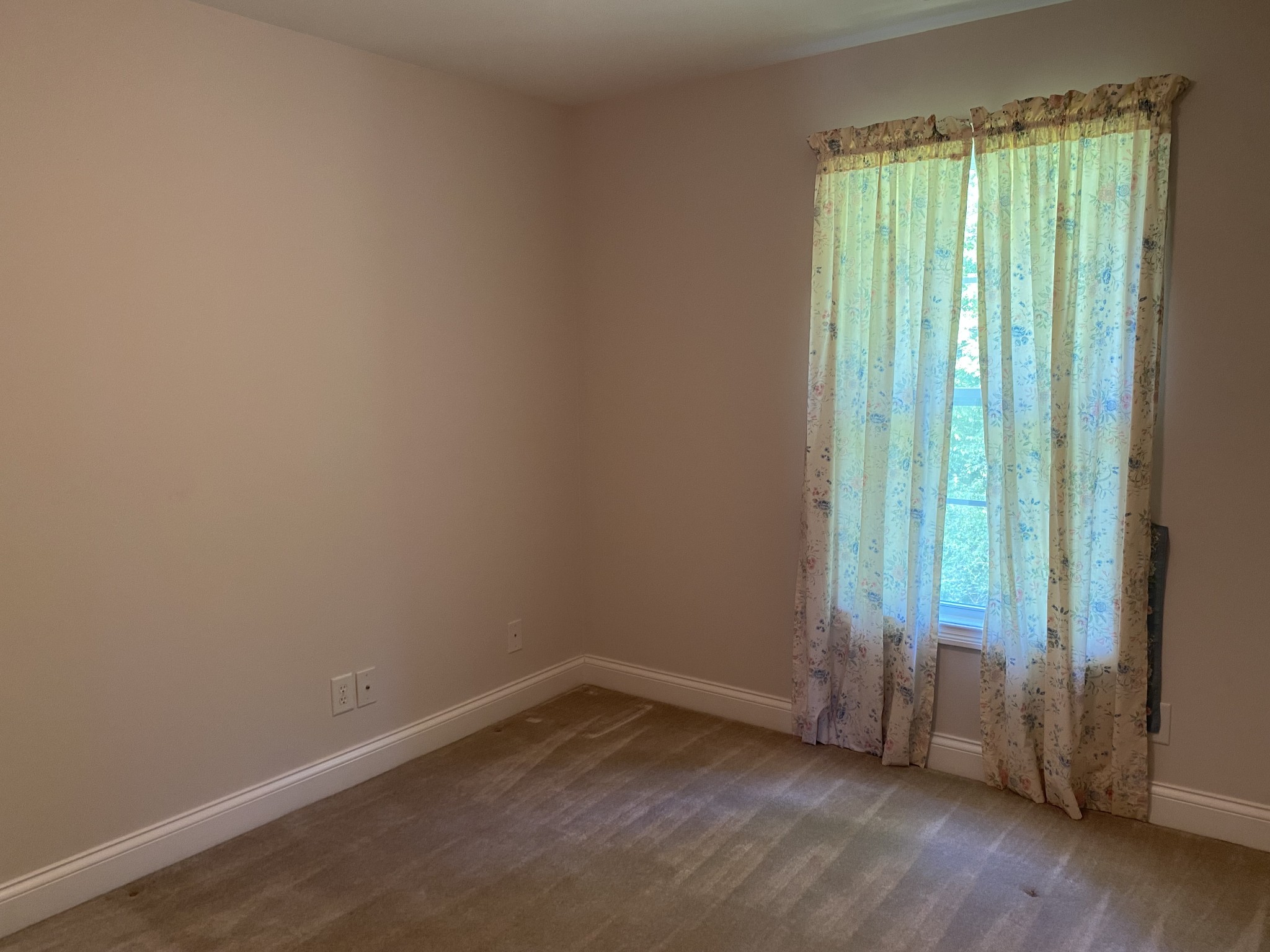 720 Heritage Road Lebanon, TN 37087 - Photo 24 of 31 an empty room with wooden floor and windows