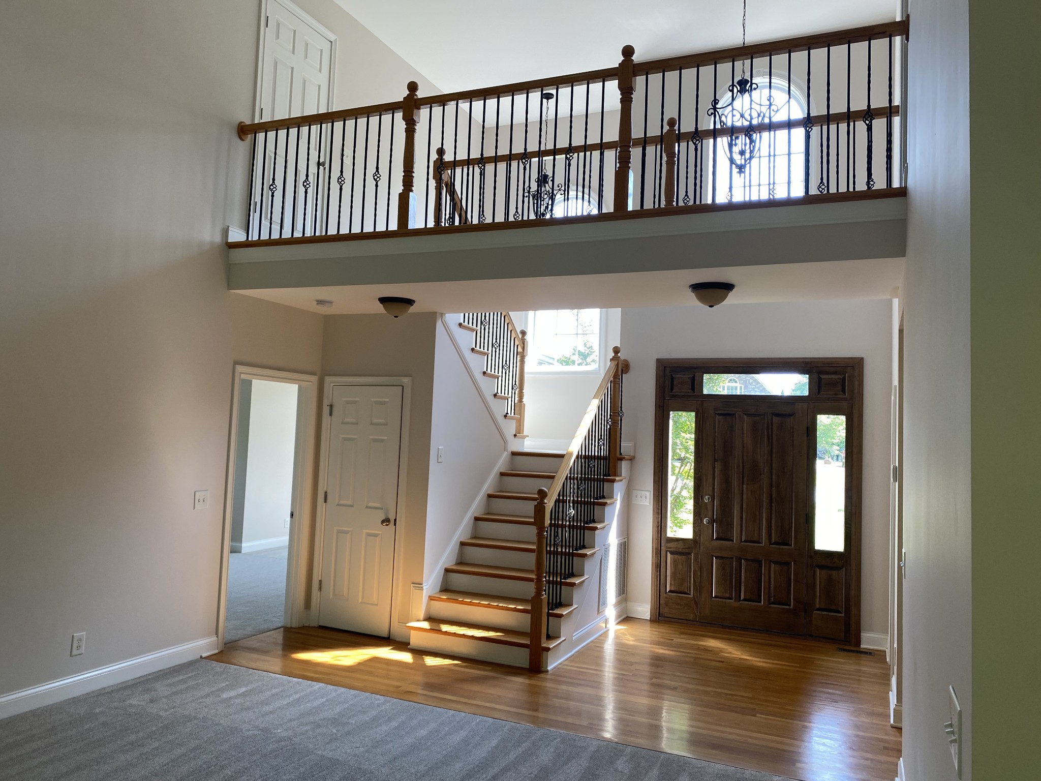 720 Heritage Road Lebanon, TN 37087 - Photo 5 of 31 a view of entryway with wooden floor