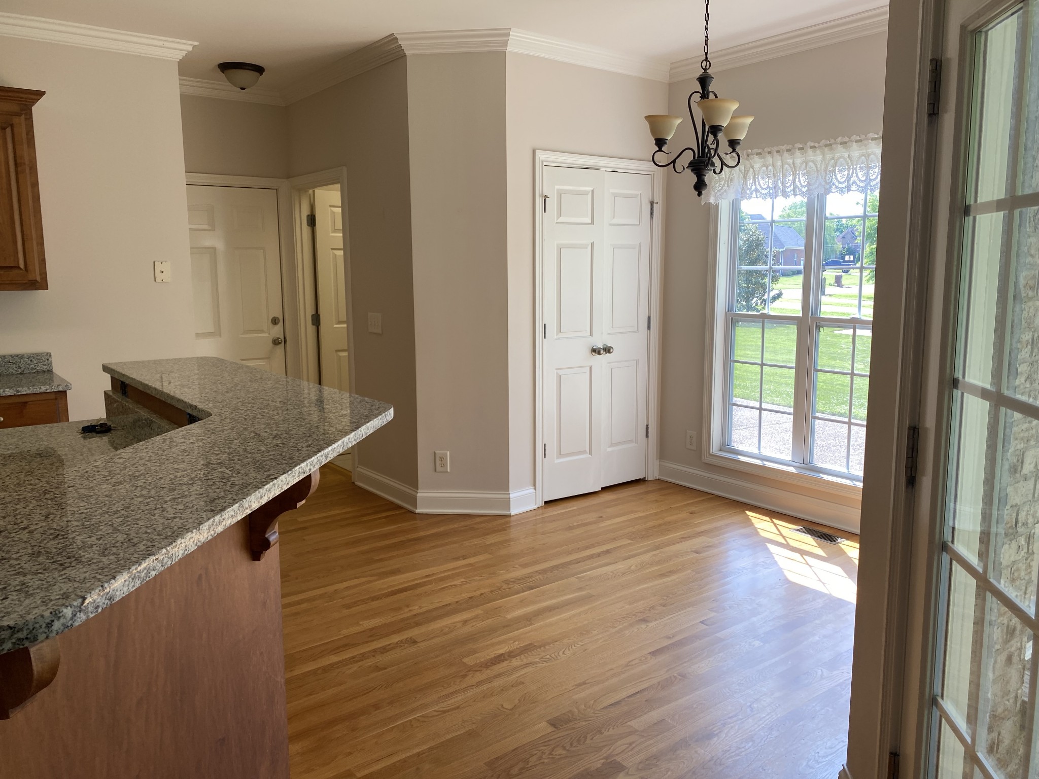 720 Heritage Road Lebanon, TN 37087 - Photo 7 of 31 a view of a kitchen from the hallway