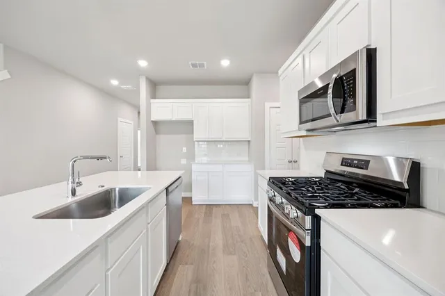 $319,990 | 4008 Nasworthy Drive, Farmersville, TX 75442