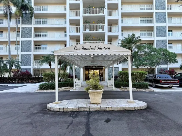 $2,400 | 3520 Oaks Way, Unit 306, Pompano Beach, FL 33069