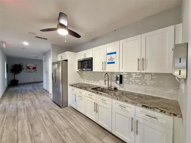 $2,400 | 3520 Oaks Way, Unit 306, Pompano Beach, FL 33069