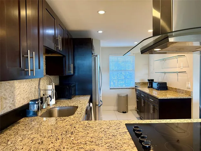 $2,400 | 3520 Oaks Way, Unit 306, Pompano Beach, FL 33069