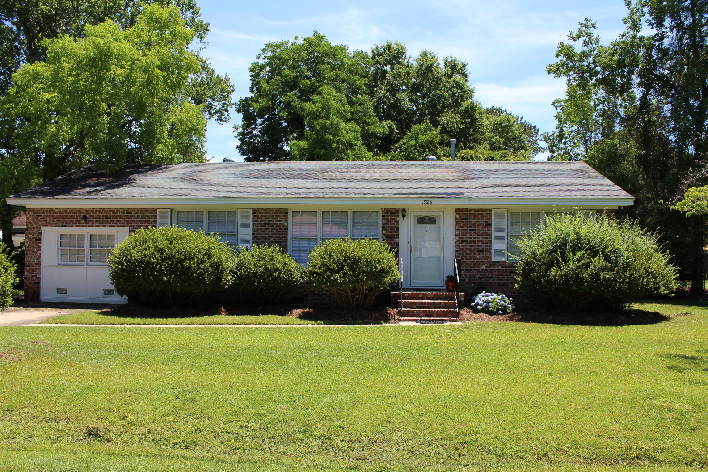324 Pageland Road Charleston, SC 29412 - Photo 1 of 9 337