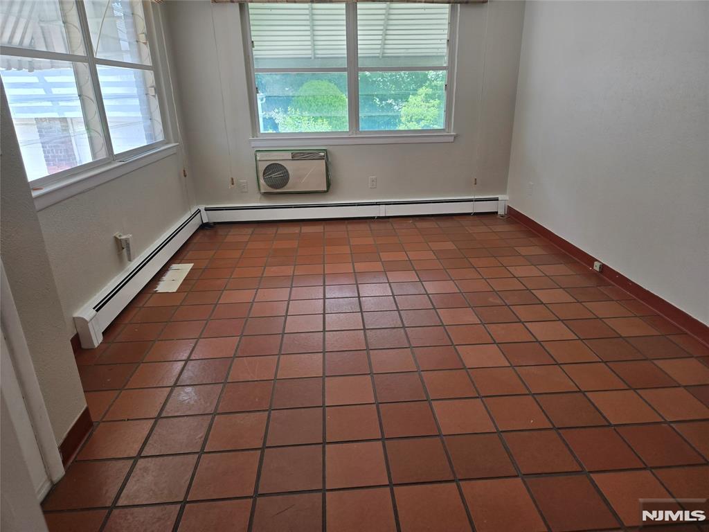 505 Westview Avenue, Unit 1 Ridgefield, NJ 07657 - Photo 9 of 17