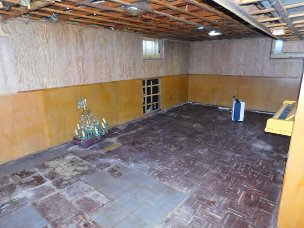 $279,900 | 3675 White Bear Avenue, White Bear Lake, MN 55110