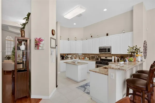 $949,999 | 6353 Southwest 191st Avenue, Pembroke Pines, FL 33332