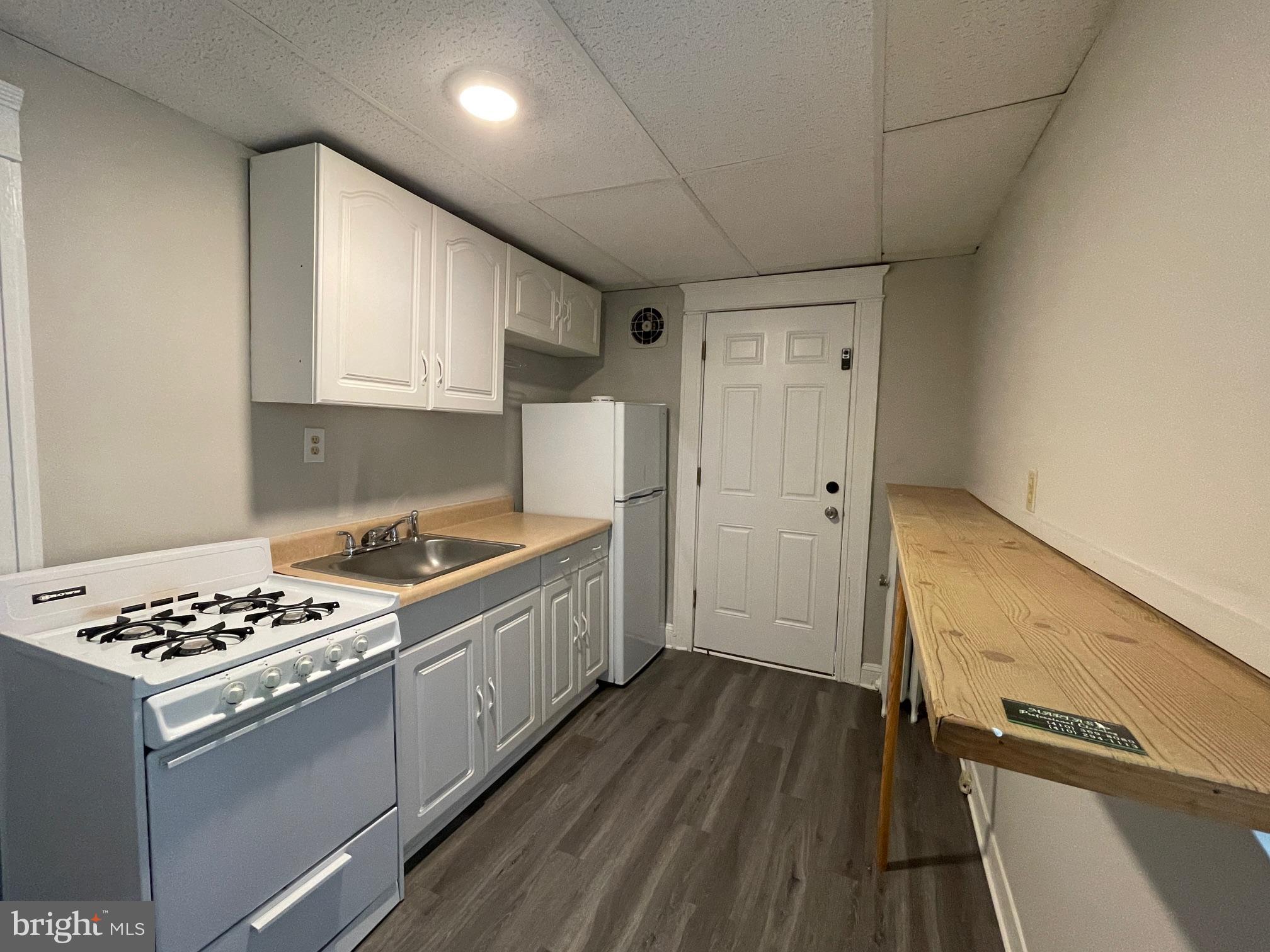 4329 Harford Road Baltimore, MD 21214 - Photo 15 of 23 2nd floor kitchen