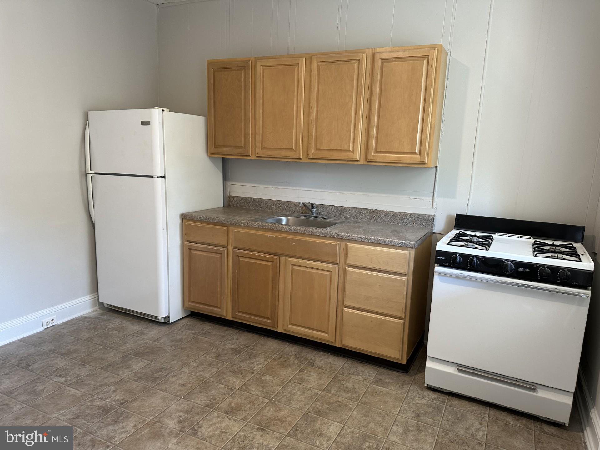 4329 Harford Road Baltimore, MD 21214 - Photo 8 of 23 kitchen