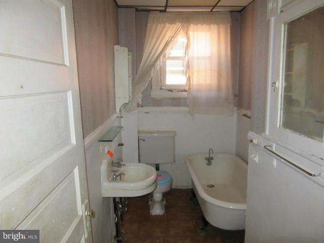 2135 Chelsea Terrace Baltimore, MD 21216 - Photo 10 of 10 Bath