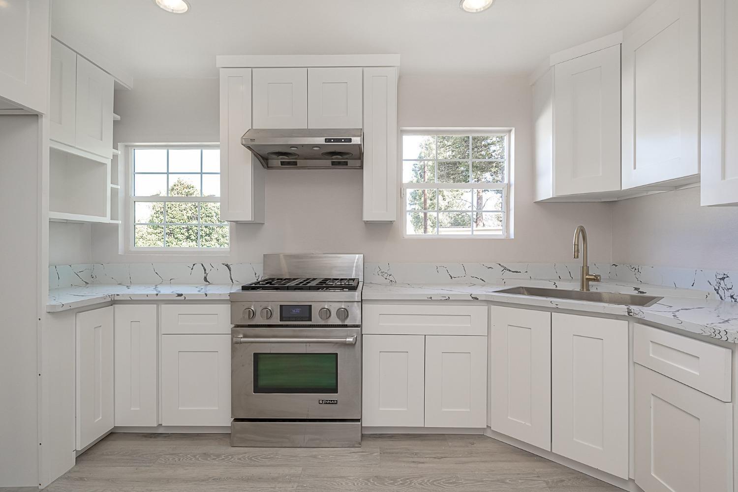 921 Fourth Street Ripon, CA 95366 - Photo 3 of 18 Gallery Image 3