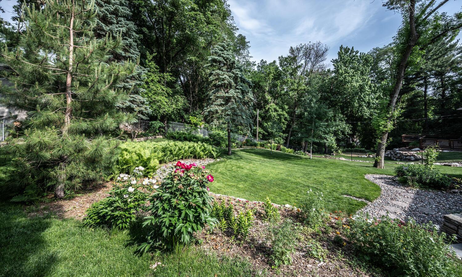 14844 Kral Road Minnetonka, MN 55345 - Photo 4 of 26 Gallery Image 4