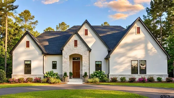 $723,360 | 17135 Woodcrest Circle, Lindale, TX 75771