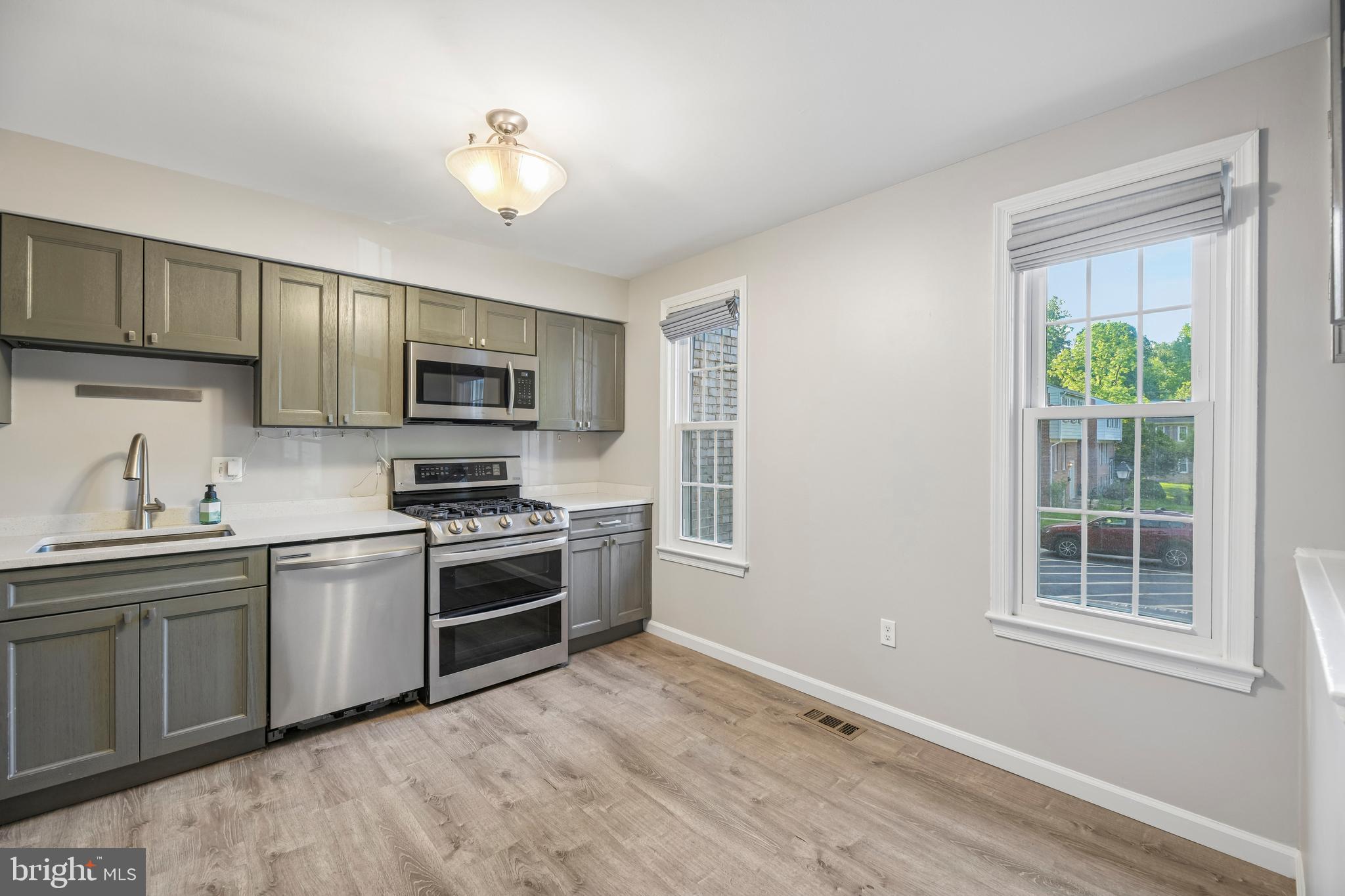 12629 English Orchard Court Silver Spring, MD 20906 - Photo 14 of 59 Kitchen