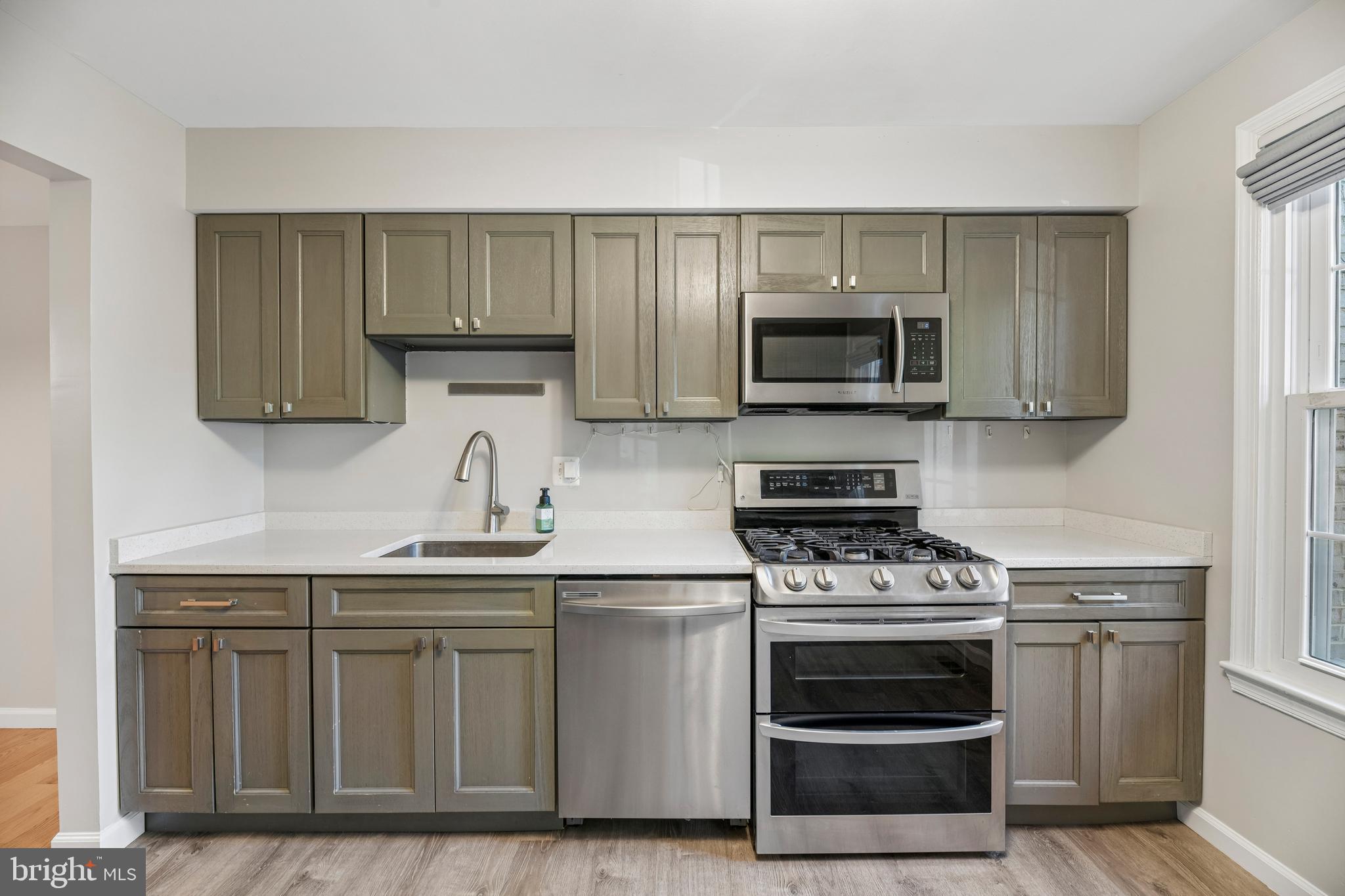 12629 English Orchard Court Silver Spring, MD 20906 - Photo 17 of 59 Kitchen