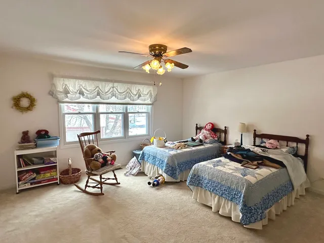 $245,000 | 872 Victoria Drive, Woodstock, IL 60098