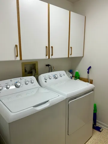 $245,000 | 872 Victoria Drive, Woodstock, IL 60098