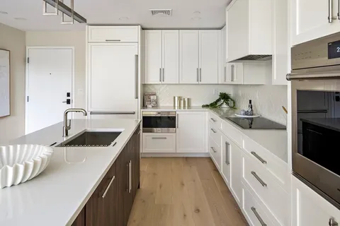 $929,000 | 20 Kinmonth Road, Unit 306, Newton, MA 02468