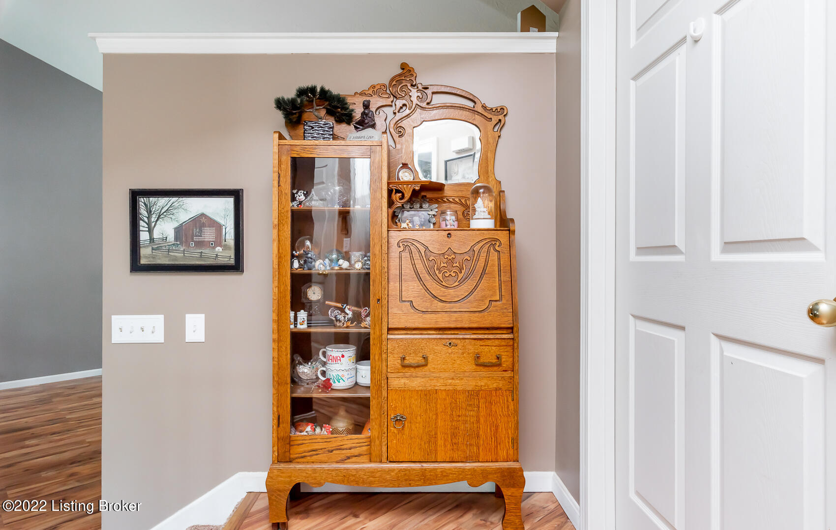 467 Long Needle Road Brandenburg, KY 40108 - Photo 25 of 45 Plenty of space for decorative pieces