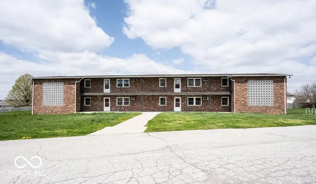 $899 | 140 Maple Park Drive, Unit 2, Westfield, IN 46074