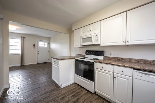 $899 | 140 Maple Park Drive, Unit 2, Westfield, IN 46074