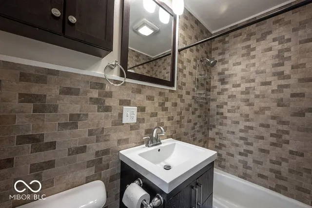 $899 | 140 Maple Park Drive, Unit 2, Westfield, IN 46074