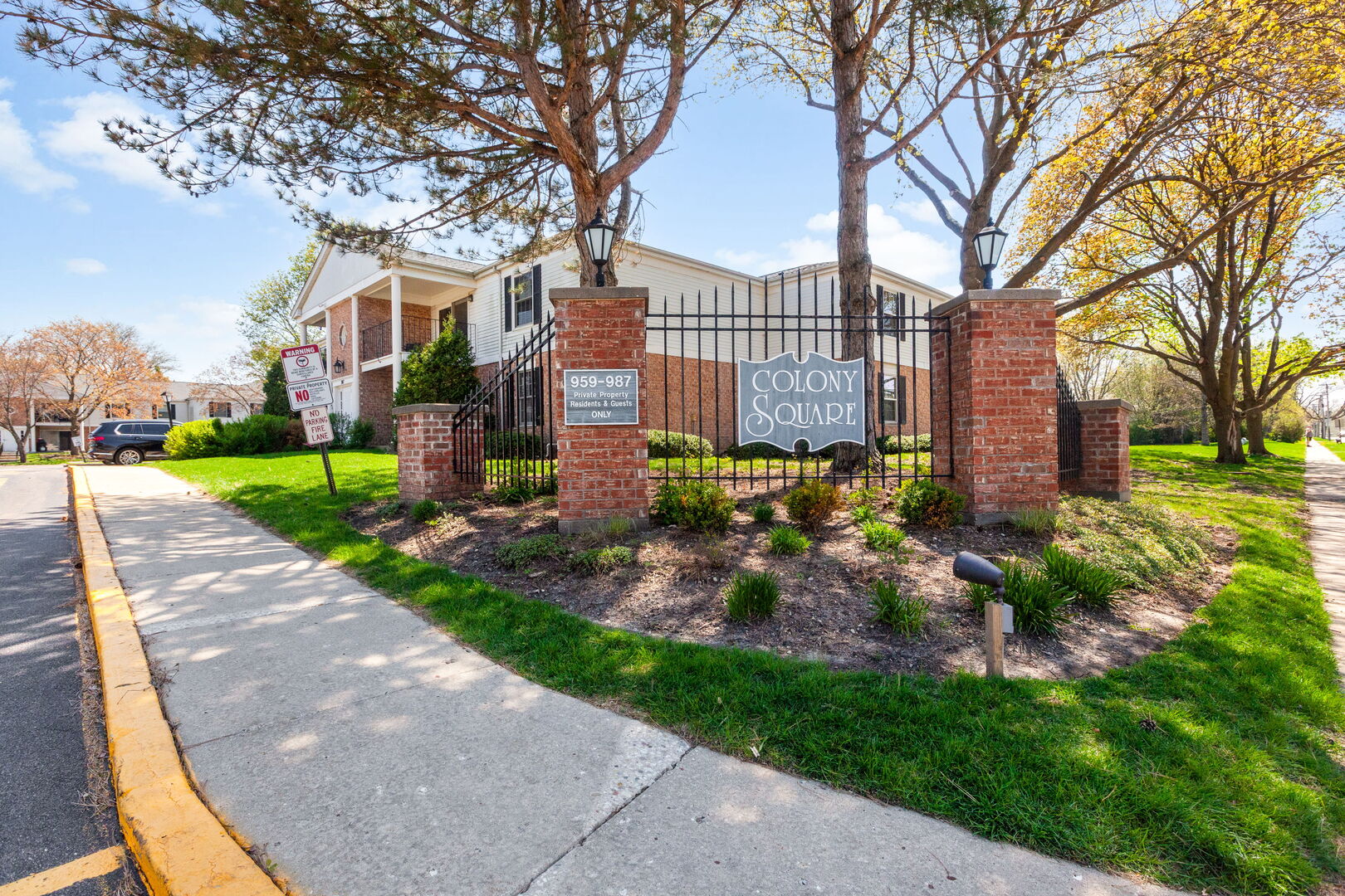 987 Golf Course Road, Unit 8 Crystal Lake, IL 60014 - Photo 16 of 17 Gallery Image 16