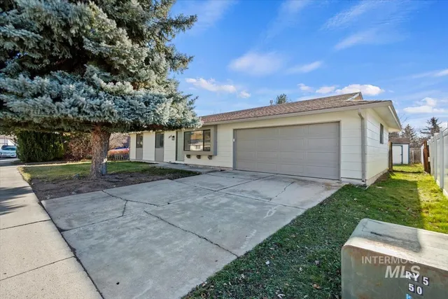 $379,950 | 3457 North Rugby Way, Boise, ID 83704