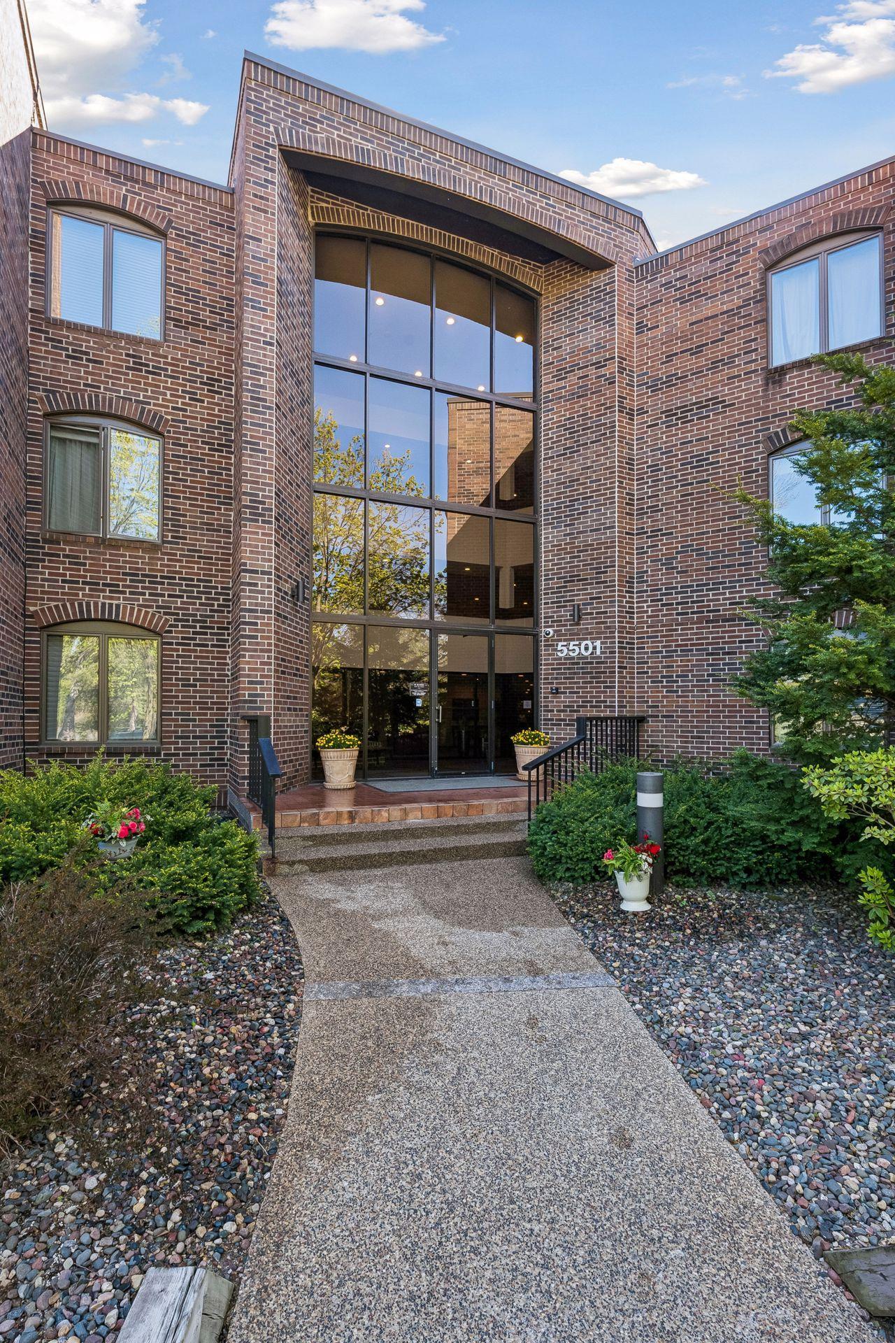 5501 Dewey Hill Road, Unit 140 Edina, MN 55439 - Photo 55 of 61