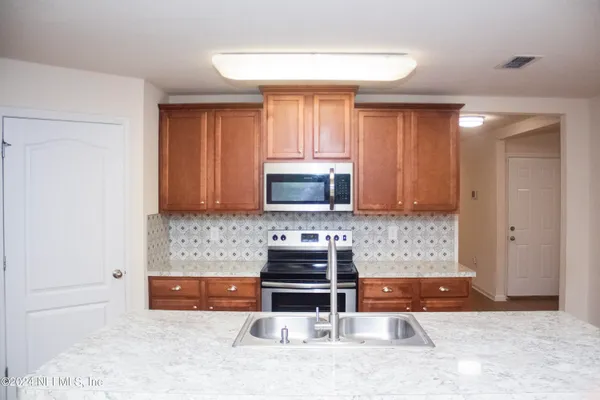 $2,000 | 2339 Sotterley Lane, Jacksonville, FL 32220