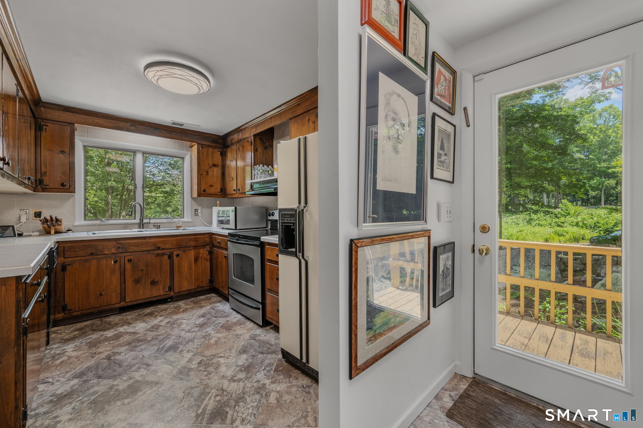 13 Mill Road Essex, CT 06426 - Photo 9 of 37