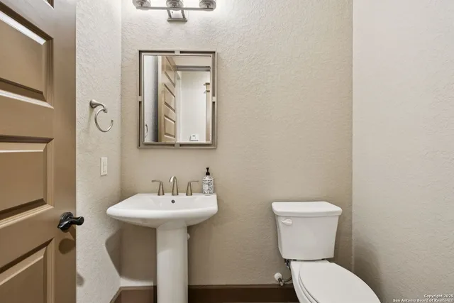 $549,900 | 114 C Chisholm, Blanco, TX 78606